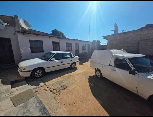 7 BEDROOM HOUSE FOR SALE IN PHOMOLONG
